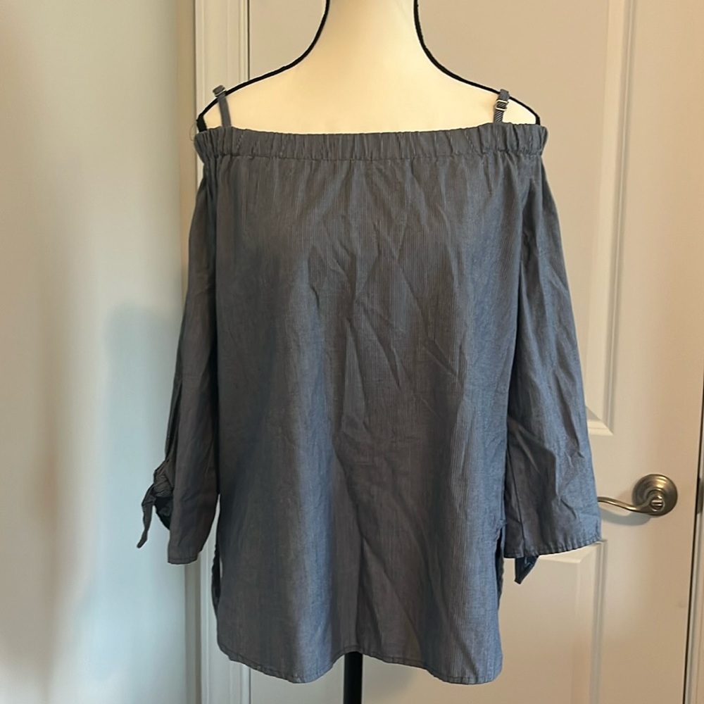 Seven Sisters Pinstripe Off the Shoulder Top 💖